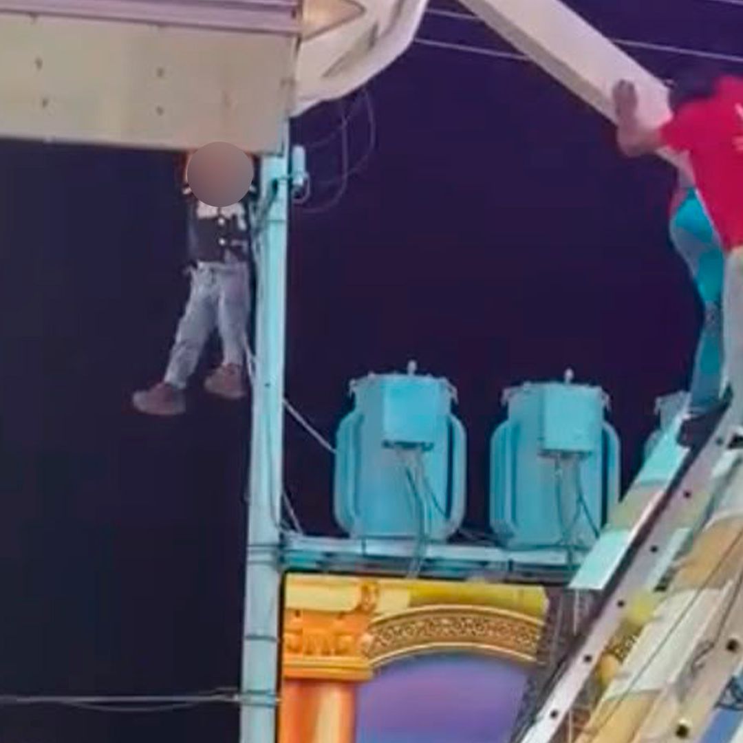 Según testigos se mencionó que el menor viajaba solo en una de las canastillas del juego mecánico